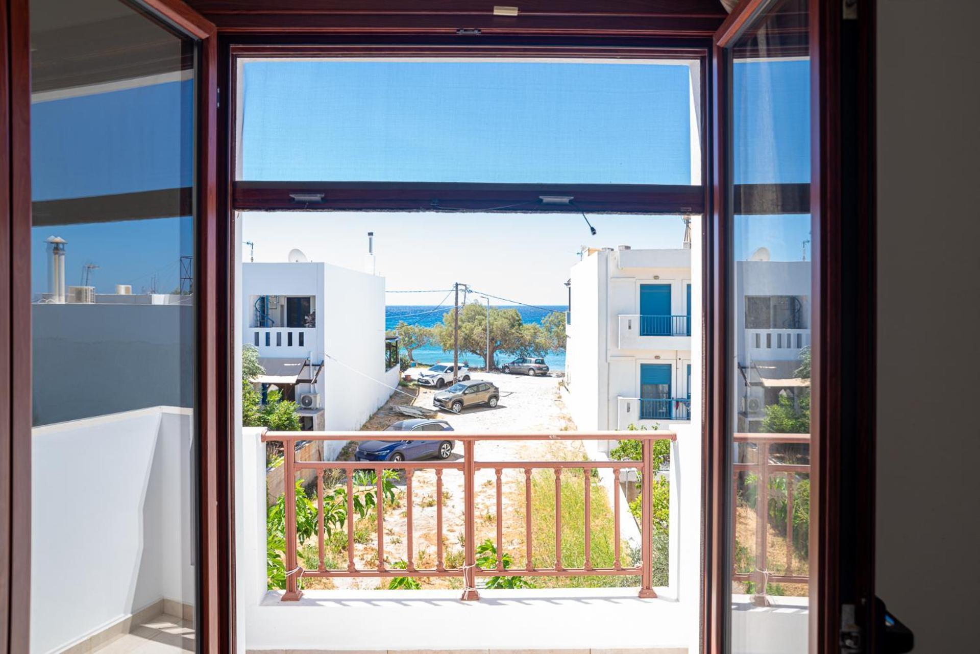 Stratos By Mroom Apartments Makrýgialos Exteriör bild