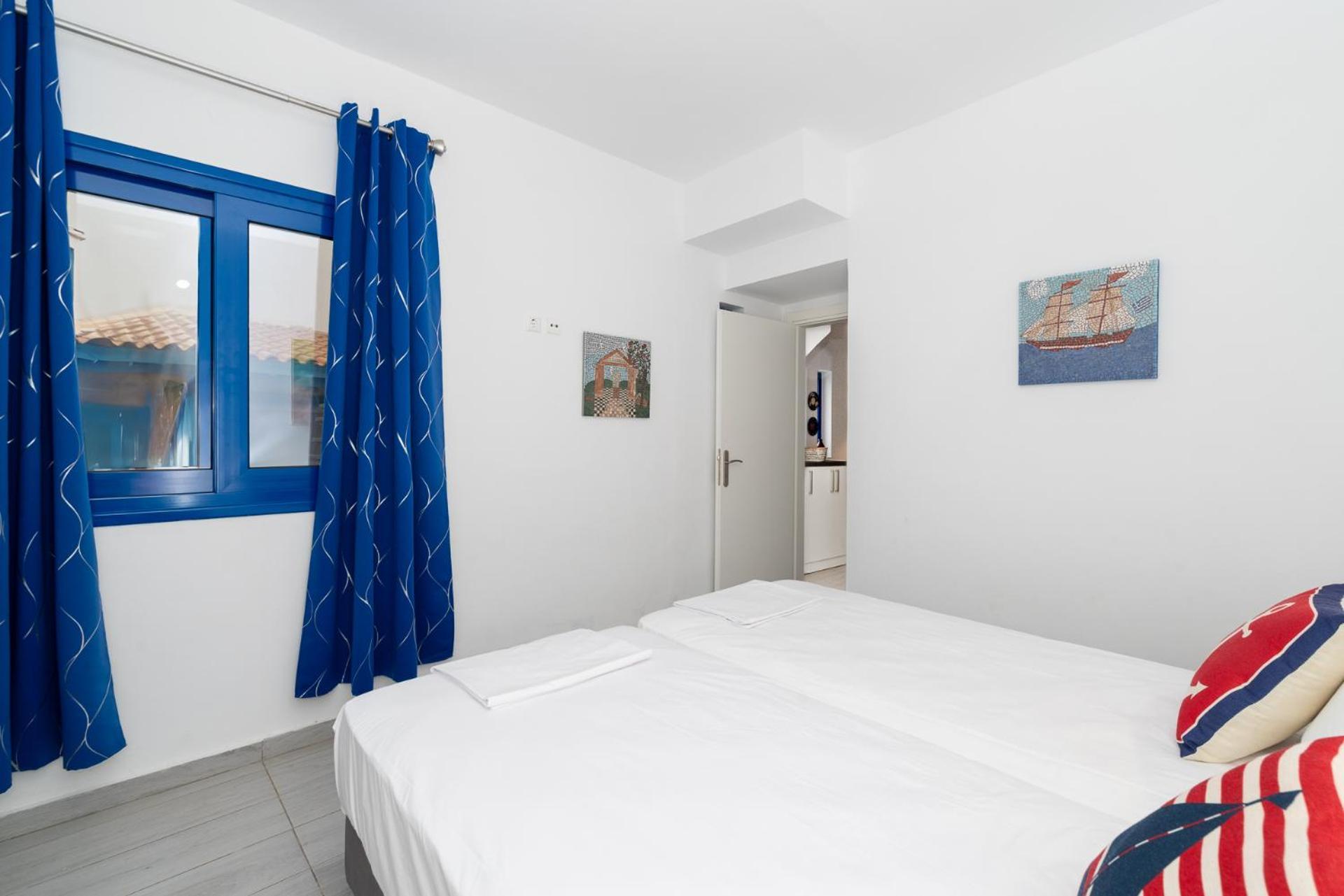Stratos By Mroom Apartments Makrýgialos Exteriör bild