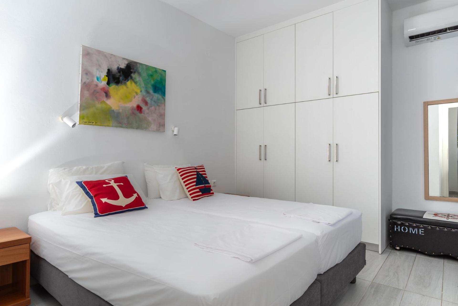 Stratos By Mroom Apartments Makrýgialos Exteriör bild